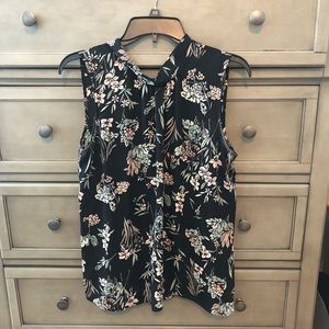 Women’s sleeveless blouse
